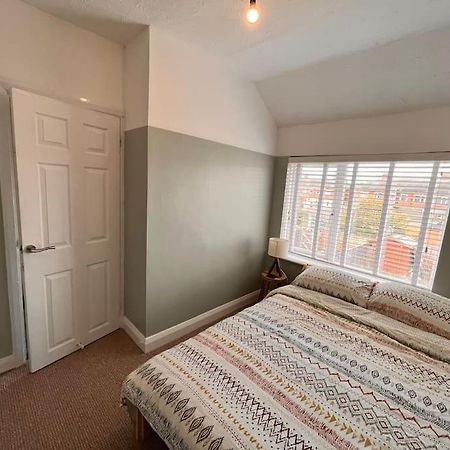 Two Bedroom Terrace House With Parking Kingston upon Hull Exterior photo